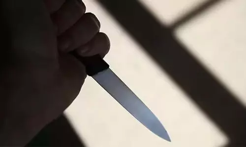 Crime: कोचिंग से लौट रही छात्रा चाकू से हमला, मारपीट का वीडियो इंस्टाग्राम पर अपलोड किया
