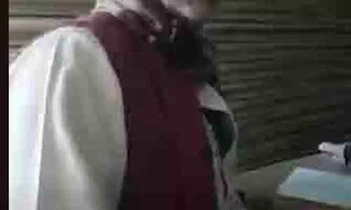 Arunachal : दुकानदार अवैध रूप से बीपीएल कोटे का चावल बेचते पकड़ा गया Arunachal : दुकानदार अवैध रूप से बीपीएल कोटे का चावल बेचते पकड़ा गया