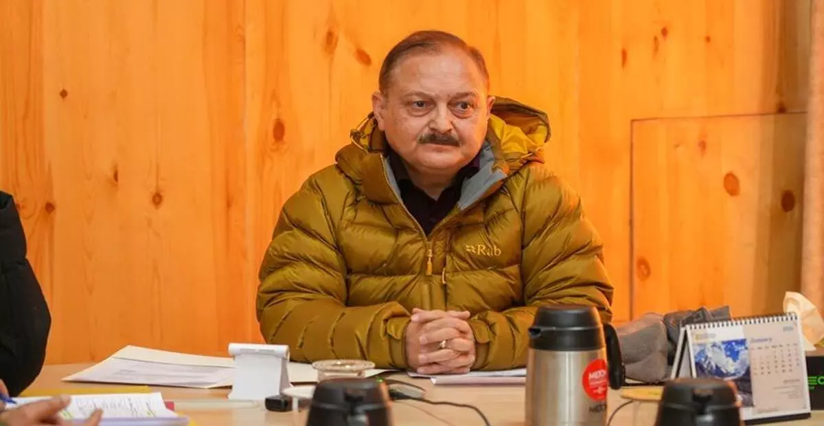 J&K: लद्दाख सलाहकार ने केंद्र शासित प्रदेश के लिए ब्रॉडबैंड योजना की समीक्षा की