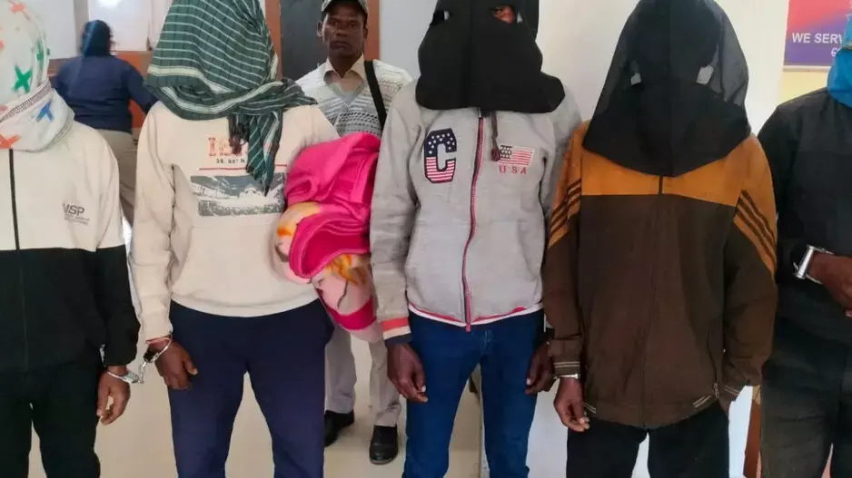 Odisha: नाबालिग लड़की से 6 लोगों ने सामूहिक बलात्कार किया, सभी आरोपी गिरफ्तार Odisha: नाबालिग लड़की से 6 लोगों ने सामूहिक बलात्कार किया, सभी आरोपी गिरफ्तार