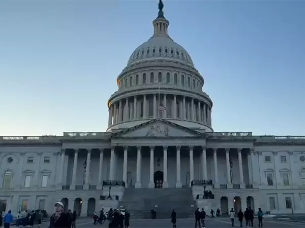 America: ट्रंप के शपथ ग्रहण समारोह में झंडे पूरे फहराए जाएंगे America: ट्रंप के शपथ ग्रहण समारोह में झंडे पूरे फहराए जाएंगे