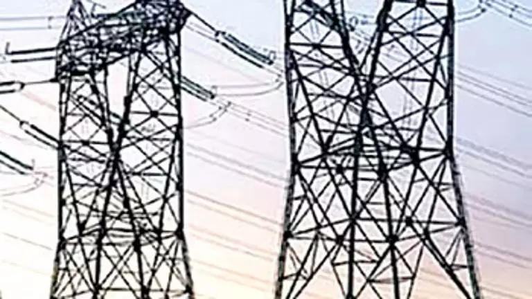 Hyderabad में ओवरहेड बिजली लाइनों की जगह भूमिगत केबल बिछाई जाएंगी Hyderabad में ओवरहेड बिजली लाइनों की जगह भूमिगत केबल बिछाई जाएंगी