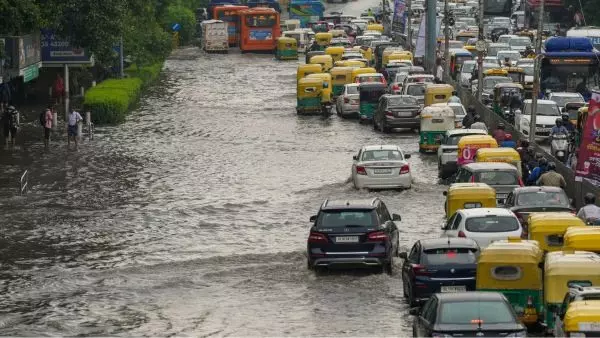 Bengaluru Rain : अगले 5 दिनों तक पूरे राज्य में बारिश की संभावना Bengaluru Rain : अगले 5 दिनों तक पूरे राज्य में बारिश की संभावना