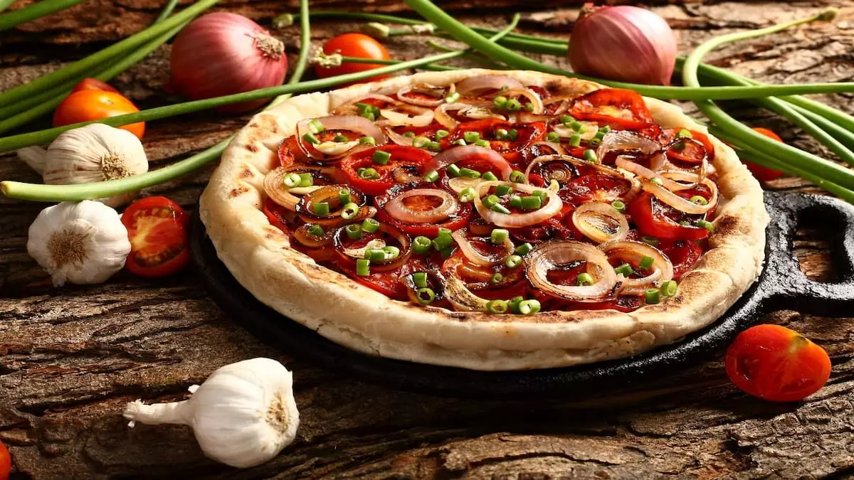 Pizza: इस तरह घर पर ही बनेंगे पिज्जा बच्चे हो जायेंगे खुश