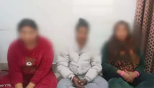 3 किन्नर गिरफ्तार, ट्रेन में मचा रहे थे उत्पात 3 किन्नर गिरफ्तार, ट्रेन में मचा रहे थे उत्पात