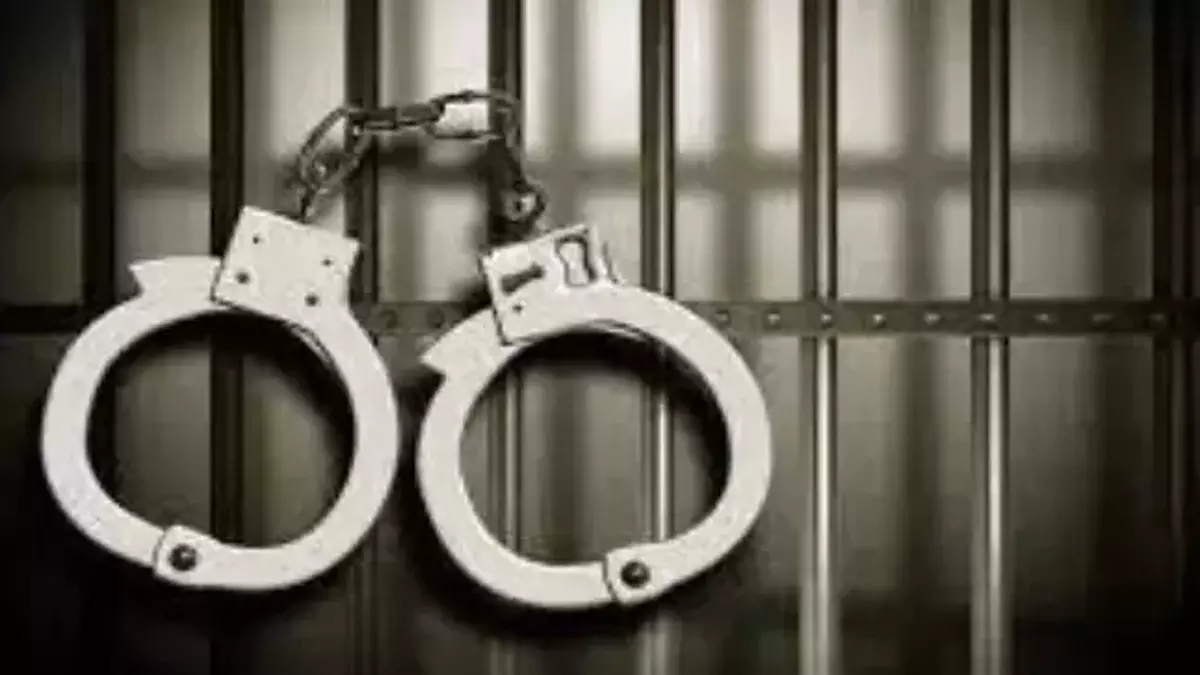 Kerala में एम्बुलेंस को रोकने के लिए डॉक्टर पर मामला दर्ज, जुर्माना भी लगाया गया Kerala में एम्बुलेंस को रोकने के लिए डॉक्टर पर मामला दर्ज, जुर्माना भी लगाया गया