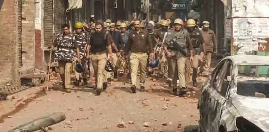 Sambhal हिंसा: 10 और लोग गिरफ्तार, कुल 70 हिरासत में लिए गए Sambhal हिंसा: 10 और लोग गिरफ्तार, कुल 70 हिरासत में लिए गए