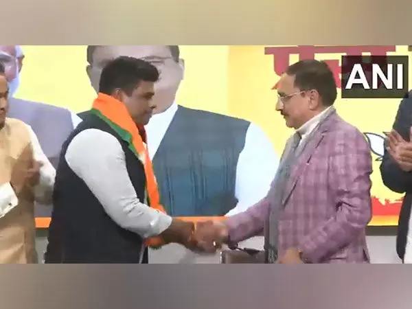 दिल्ली विधानसभा चुनाव से पहले आप के कई नेता BJP में शामिल