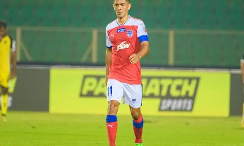 ISL: बेंगलुरू एफसी ने हैदराबाद एफसी को 1-1 से बराबरी पर रोका ISL: बेंगलुरू एफसी ने हैदराबाद एफसी को 1-1 से बराबरी पर रोका