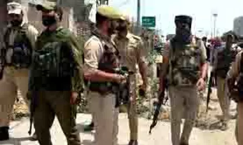 पुलिस ने 4 आतंकवादियों की तस्वीरें जारी कीं पुलिस ने 4 आतंकवादियों की तस्वीरें जारी कीं