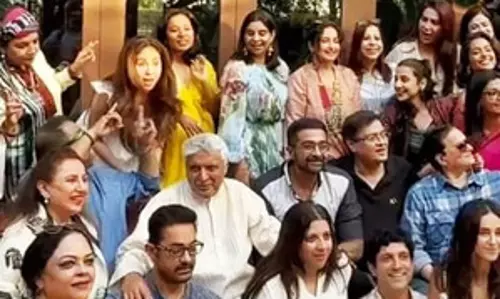 जावेद अख्तर की बर्थडे पार्टी में आमिर- बच्चन फैमिली समेत नजर आए कई सितारे