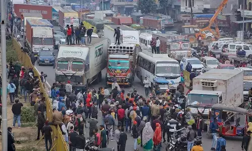 Himachal: कुरान्ह अपशिष्ट उपचार संयंत्र में लगी आग को लेकर निवासियों ने राजमार्ग जाम किया
