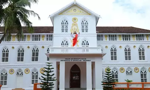 Kerala: पुजारियों ने फिल्म के खिलाफ पुलिस में शिकायत दर्ज की Kerala: पुजारियों ने फिल्म के खिलाफ पुलिस में शिकायत दर्ज की