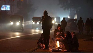 Delhi-NCR में घना कोहरा छाया, 41 ट्रेनें देरी से चलीं