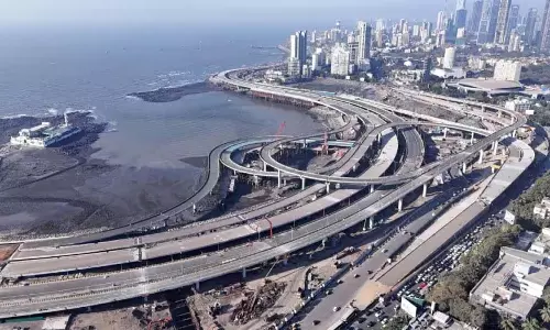 Mumbai: तटीय सड़कों पर वाहन यातायात में कमी? Mumbai: तटीय सड़कों पर वाहन यातायात में कमी?