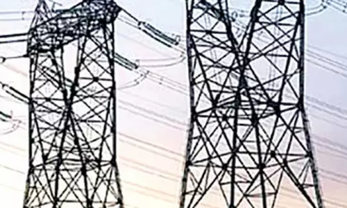 Hyderabad में ओवरहेड बिजली लाइनों की जगह भूमिगत केबल बिछाई जाएंगी Hyderabad में ओवरहेड बिजली लाइनों की जगह भूमिगत केबल बिछाई जाएंगी