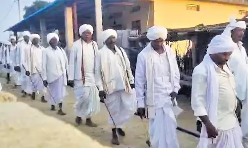 Telangana: आस्था की आठ दिवसीय यात्रा पर निकल पड़े