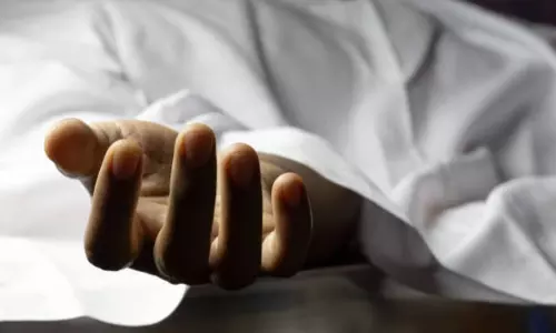 Hazaribagh: अवैध कोयला निकालने के दौरान खदान धंसा, दो की मौत Hazaribagh: अवैध कोयला निकालने के दौरान खदान धंसा, दो की मौत