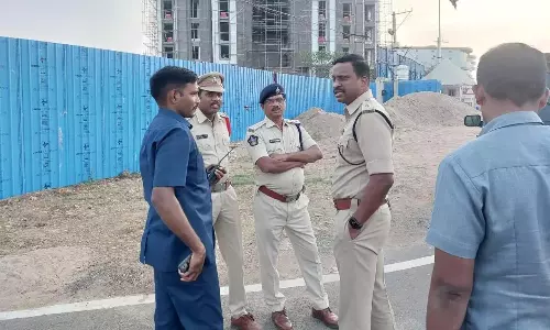 AP: पुलिस ने पवन कल्याण के कैंप ऑफिस के ऊपर ड्रोन देखे जाने की जांच की