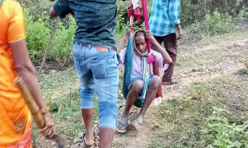 आदिवासी नेताओं ने Chalisingam में सड़क की सफाई के लिए दबाव बनाया आदिवासी नेताओं ने Chalisingam में सड़क की सफाई के लिए दबाव बनाया