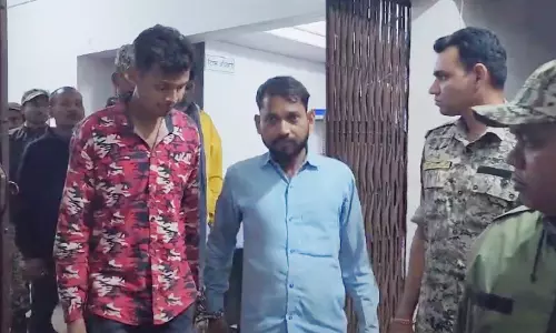 11 तस्कर गिरफ्तार, करोड़ों का गांजा जब्त किया पुलिस ने 11 तस्कर गिरफ्तार, करोड़ों का गांजा जब्त किया पुलिस ने