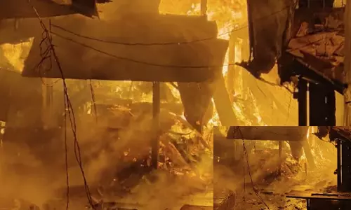 Deoghar: मीना बाजार में लगी आग,  41 दुकानें जलकर राख