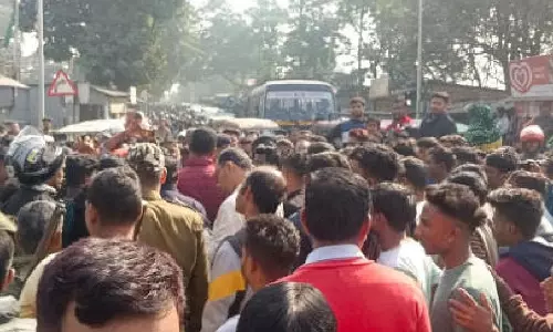 महिला की मौत के बाद निवासियों ने Dinhata-Cooch Behar मार्ग को दो घंटे तक जाम रखा