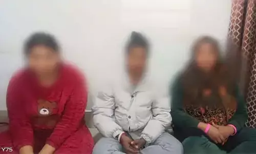 3 किन्नर गिरफ्तार, ट्रेन में मचा रहे थे उत्पात 3 किन्नर गिरफ्तार, ट्रेन में मचा रहे थे उत्पात