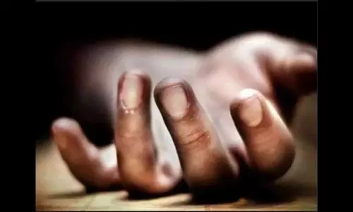 Kerala : महाराष्ट्र के टीवीएम होटल में भाई-बहन मृत पाए गए Kerala : महाराष्ट्र के टीवीएम होटल में भाई-बहन मृत पाए गए