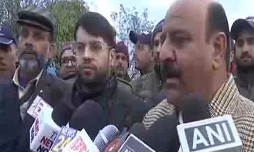 J&K: 16 रहस्यमय मौतों के बाद स्थिति का आकलन करने के लिए उपमुख्यमंत्री ने बुधल का दौरा किया J&K: 16 रहस्यमय मौतों के बाद स्थिति का आकलन करने के लिए उपमुख्यमंत्री ने बुधल का दौरा किया