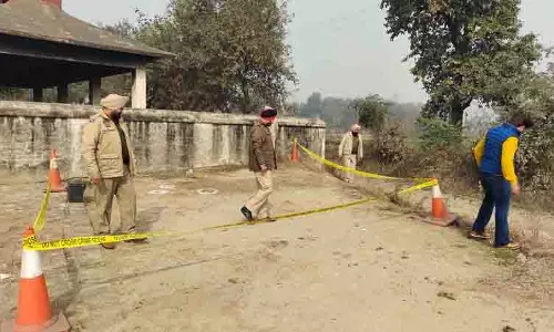 Jalandhar police ने गौंडर गिरोह के सदस्य को गिरफ्तार कर 4 पिस्तौलें जब्त कीं Jalandhar police ने गौंडर गिरोह के सदस्य को गिरफ्तार कर 4 पिस्तौलें जब्त कीं