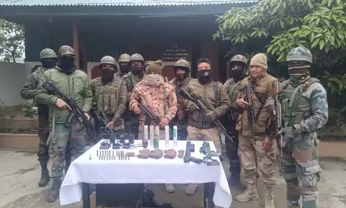Manipur पुलिस ने थौबल जिले में भारी मात्रा में हथियारों का जखीरा जब्त Manipur पुलिस ने थौबल जिले में भारी मात्रा में हथियारों का जखीरा जब्त