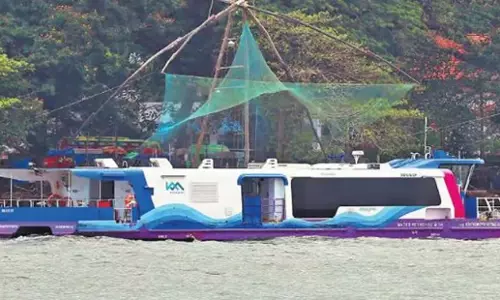 Kochi: कक्कनाड मेट्रो टर्मिनल पर हर नाव सेवा को जोड़ने के लिए ई-फीडर बसें चलाई जाएंगी