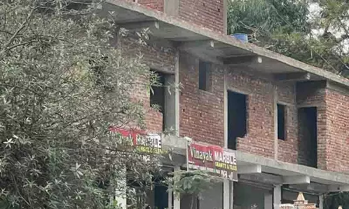Pathankot-Mandi राजमार्ग पर नदी किनारे अवैध निर्माण कार्य जारी Pathankot-Mandi राजमार्ग पर नदी किनारे अवैध निर्माण कार्य जारी