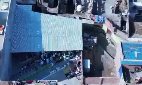 BIG BREAKING: बिना अनुमति के अस्थायी शेड में जुमे की नमाज अता करने का आरोप, कई गिरफ्तार BIG BREAKING: बिना अनुमति के अस्थायी शेड में जुमे की नमाज अता करने का आरोप, कई गिरफ्तार