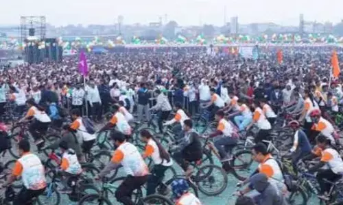 Pimpri: इंद्रायणी नदी संरक्षण के जागरूकता बढ़ाने के लिए 35,000 साइकिल सवारों ने रैली Pimpri: इंद्रायणी नदी संरक्षण के जागरूकता बढ़ाने के लिए 35,000 साइकिल सवारों ने रैली