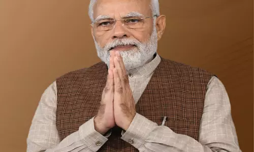 BIG BREAKING: महाकुंभ आगजनी मामलें में PM मोदी ने CM योगी से ली जानकारी