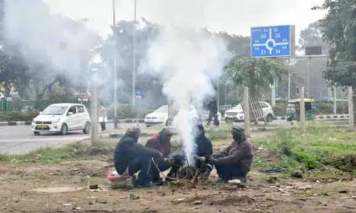 Haryana में ठंड बरकरार, कई स्थानों पर कोहरा छाया Haryana में ठंड बरकरार, कई स्थानों पर कोहरा छाया