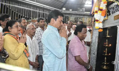 नवनिर्वाचित BJP अध्यक्ष दामू ने भगवान का आशीर्वाद मांगा नवनिर्वाचित BJP अध्यक्ष दामू ने भगवान का आशीर्वाद मांगा