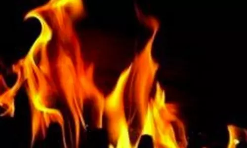 Ghazipur इलाके में कार में आग लगने से 24 वर्षीय युवक की मौत