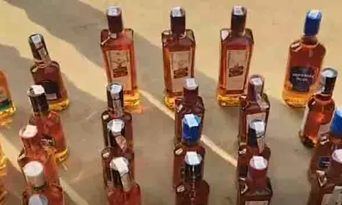 Assam: मोरीगांव में 5 लाख की तस्करी की वस्तुएँ, नकदी जब्त