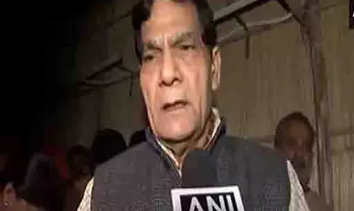 प्रयागराज में सिलेंडर विस्फोट से लगी आग: UP minister प्रयागराज में सिलेंडर विस्फोट से लगी आग: UP minister