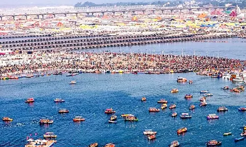 Prayagraj: महाकुंभ के सातवें दिन 50 लाख से अधिक तीर्थयात्रियों ने संगम में डुबकी लगाई Prayagraj: महाकुंभ के सातवें दिन 50 लाख से अधिक तीर्थयात्रियों ने संगम में डुबकी लगाई