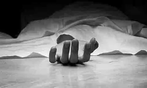 Gwalior : बेटे की आत्महत्या से दुखी माँ को पड़ा दिल का दौरा, मौत Gwalior : बेटे की आत्महत्या से दुखी माँ को पड़ा दिल का दौरा, मौत