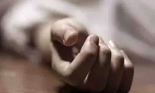 MP : किशोरी की जहर से मौत, संदेह के दायरे में एक शिक्षक सहित चार लोग MP : किशोरी की जहर से मौत, संदेह के दायरे में एक शिक्षक सहित चार लोग