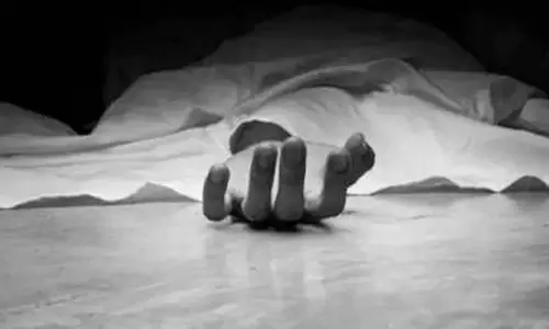 Bihar: जहरीली शराब पीने से पश्चिमी चंपारण में सात लोगों की मौत, जांच के आदेश Bihar: जहरीली शराब पीने से पश्चिमी चंपारण में सात लोगों की मौत, जांच के आदेश