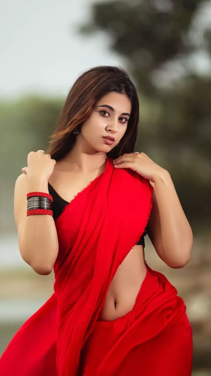 शशि कला का हॉट लुक