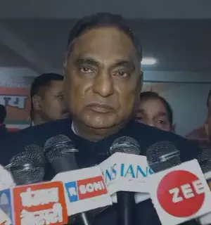 झुग्गी वासियों के लिए घर बना रही मोदी सरकार : रामवीर सिंह बिधूड़ी झुग्गी वासियों के लिए घर बना रही मोदी सरकार : रामवीर सिंह बिधूड़ी