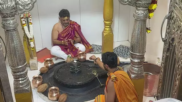 कपिलेश्वर मंदिर में डीके की विशेष पूजा: जराकीहोली बेलगाम में