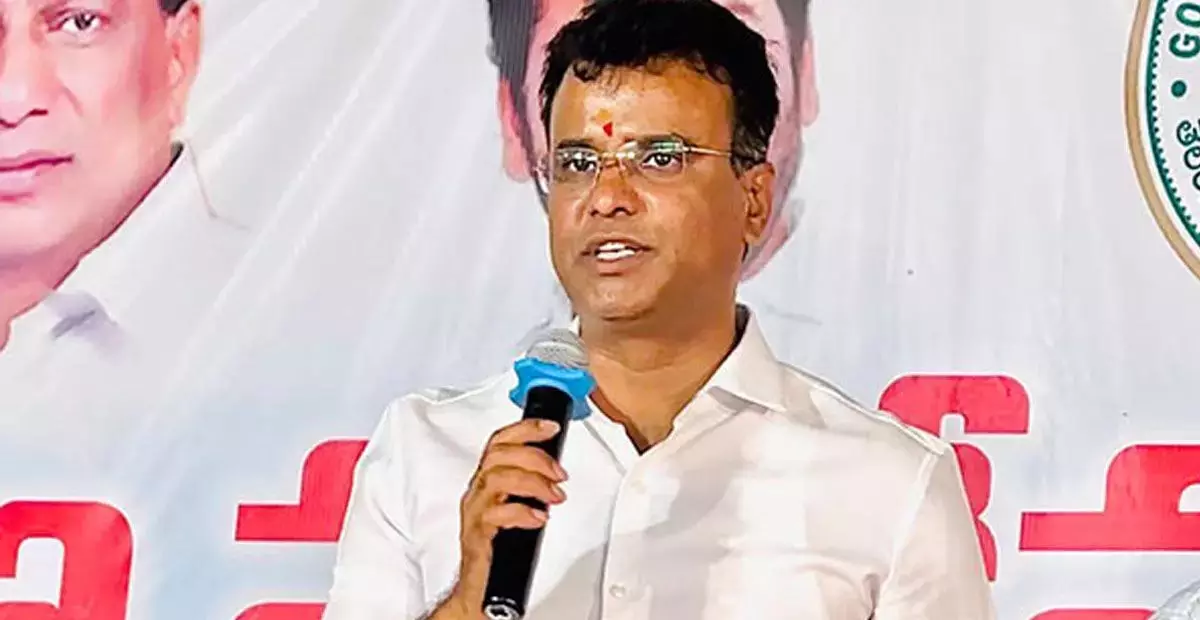 Telangana: बीआरएस विधायक ने रेवंत के निवेश के दावों को फर्जी बताया Telangana: बीआरएस विधायक ने रेवंत के निवेश के दावों को फर्जी बताया